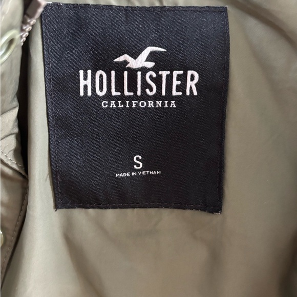 Hollister Green and Tan Sherpa Jacket - Picture 2 of 2